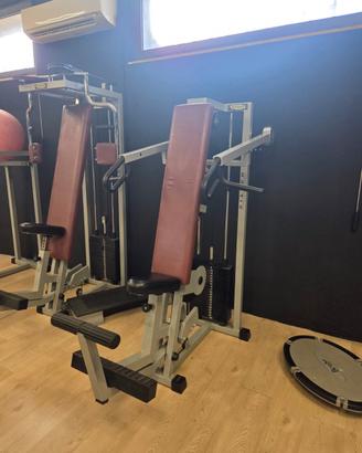 shoulder Press technogym 