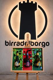 QUADRO CON BOTTIGLIE DI BIRRA ARTIGIANALE