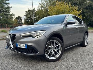 Alfa Romeo Stelvio 2.0 benzina q4 280cv