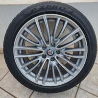 Cerchio originale Alfa Romeo 18" pneumatico 255/40
