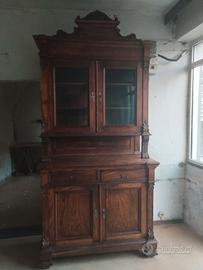 Credenza con vetrinetta