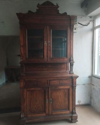 Credenza con vetrinetta