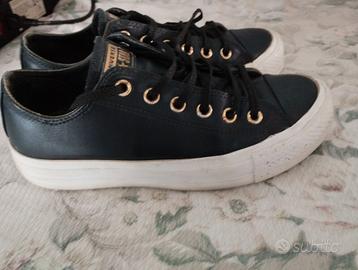 Sandali e scarpe converse