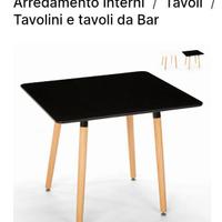 Tavolo scandinavo quadrato.