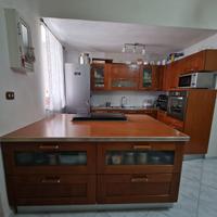 Cucina angolare più isola