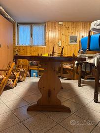 Tavolo da taverna in legno di pino