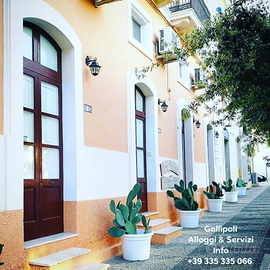 Maxi casa 30 posti 6 bagni a gallipoli leggi