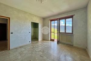 3 LOCALI A TRAVES