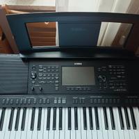 Yamaha psr SX 700