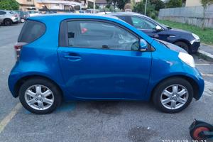 TOYOTA iQ cambio automatico - 2010 benzina