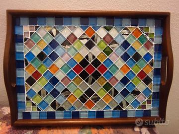 Vassoio in legno con mosaico