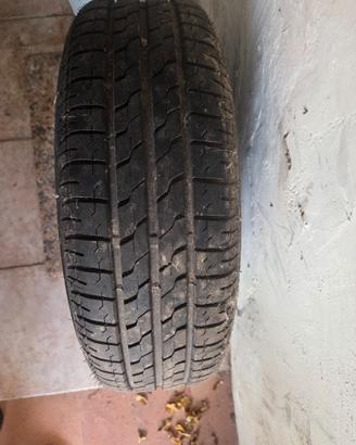 Ruota Bridgeston 175/65 R14 con cerchio
