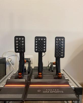 Asetek Invicta 3 pedali