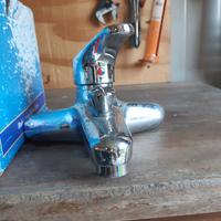 Miscelatore per vasca