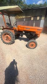 trattore fiat 250 n targato