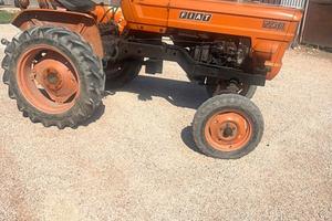 trattore fiat 250 n targato