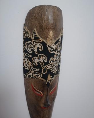 Maschera Indonesiana in legno