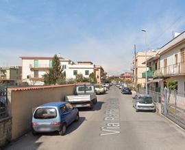 Romanina bilocale con terrazzo e posto auto