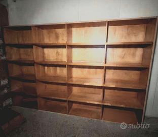 Scaffalatura in legno