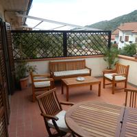 Privato vende immobile con terrazzo, giardino, box