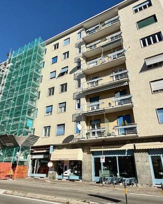 Attività / Licenza di 60 m² con 2 locali a Biella