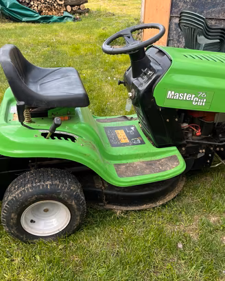 Trattorino rasaerba MTD Master Cut 76
