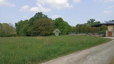 TER. RESIDENZIALE A CARNAGO