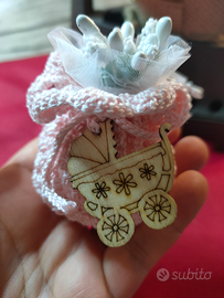 Sacchetto portaconfetti all'uncinetto