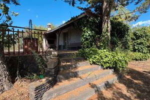 Terreno con Casa Contrada Nave