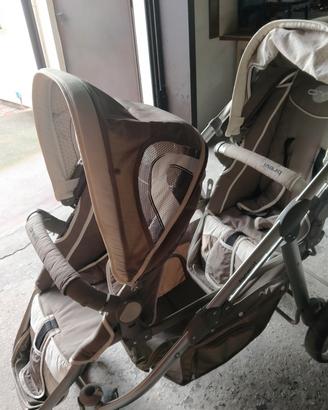 Passeggino gemellare 
