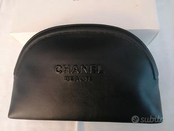 CHANEL POCHETTE