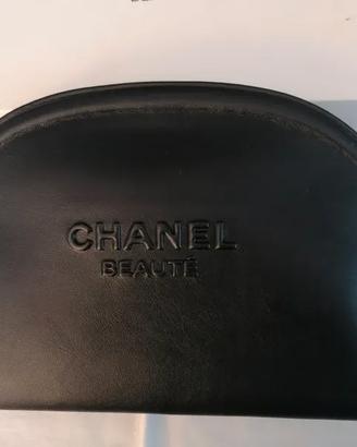 CHANEL POCHETTE