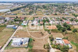 Terreno di 2000 m² a Aprilia