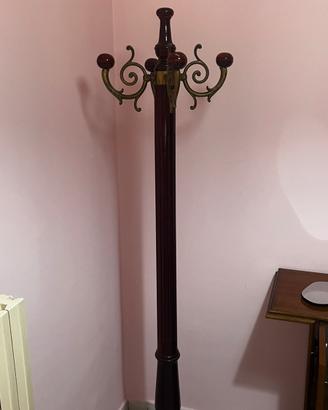 Attaccapanni Vintage in Legno Scuro e Ottone