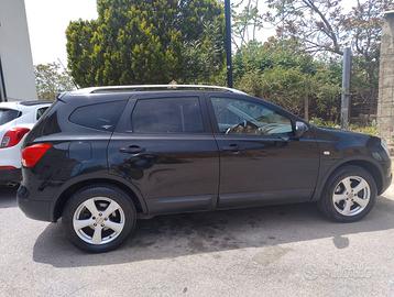 Nissan Qashqai+2