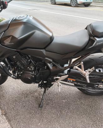 Honda hornet 750
