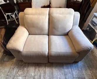 Divano 2 posti con sistema reclinabile