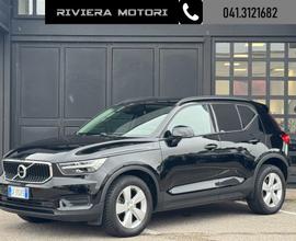 VOLVO XC40 T2 Momentum Core