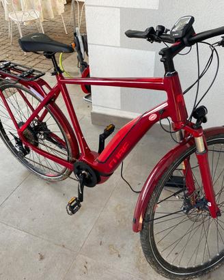 Bicicletta Cube Hybrid 500