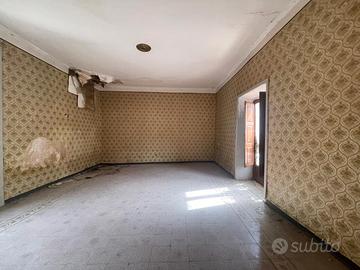 Indipendente 120 mq su due livelli-bellona