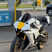 Yamaha R1 60th anniversario