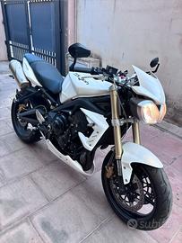 Triumph Street triple 675