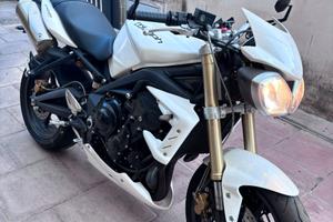 Triumph Street triple 675