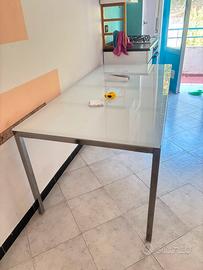 Tavolo in vetro nuovo da interno