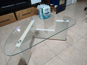 tavolino salone con piana di vetro 
