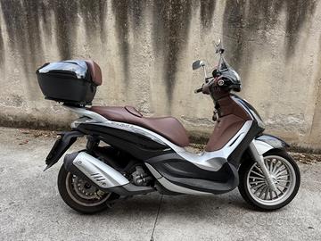 Beverly 300