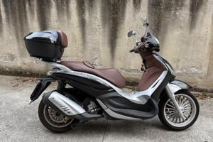 Beverly 300