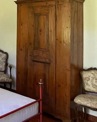 armadio grande in legno