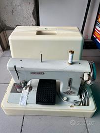 Macchina da cucire d’epoca
