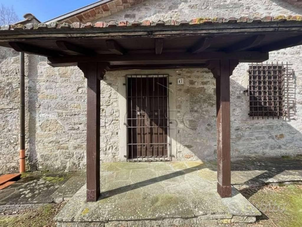 Appartamento di 100 m² con 4 locali e posto auto a - Altro
